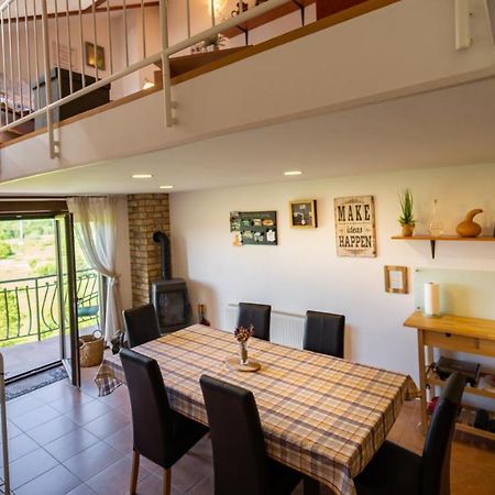 פוז'ינה Specious Apartment Manitu In Forest Countryside מראה חיצוני תמונה